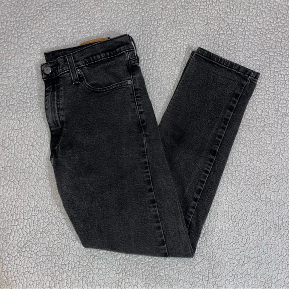 Levi’s high waisted jeans - Picture 2 of 8